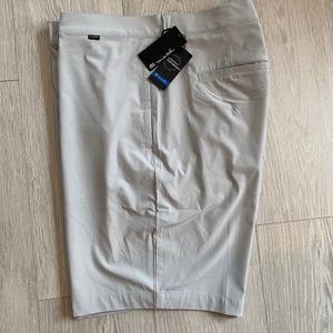 NEW! ~ TRAVIS MATHEW Carlsbad Light Gray GOLF SHORTS ~ $79 ~ Men's 42